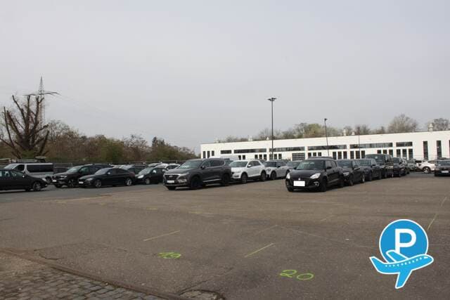 Parking Airea - Köln, Poller Holzweg 7 2