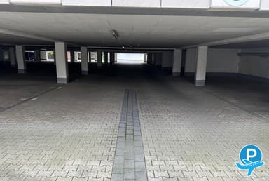 Mars Park - Düsseldorf, Flughafenstraße 105 3