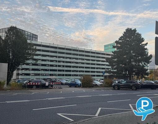 Infiniti-Parking - Eschborn, Mergenthalerallee 2-4 7