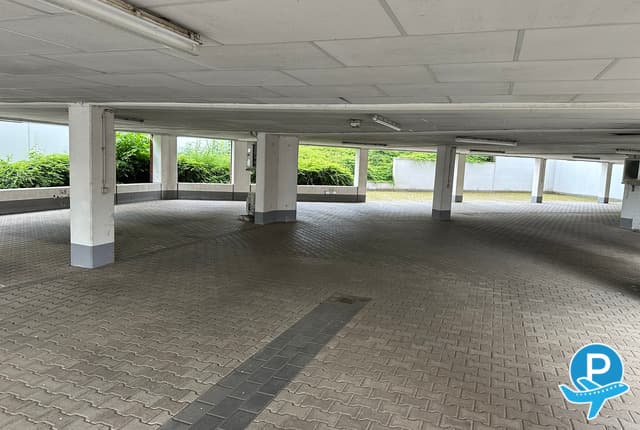 Mars Park - Düsseldorf, Flughafenstraße 105 4
