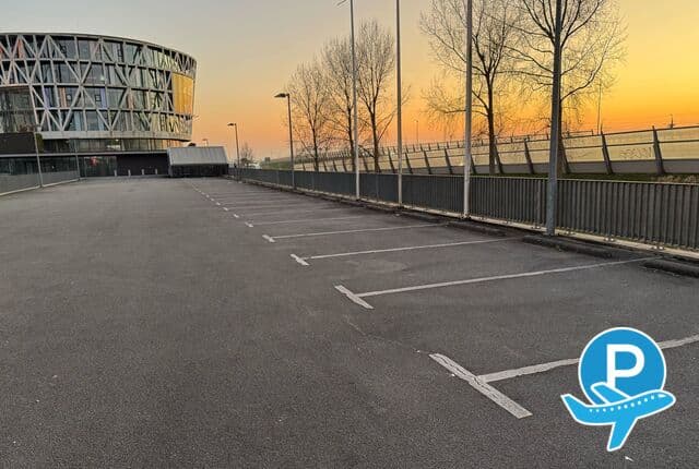 Terminal Parking Schiphol - Roelofarendsveen, Het oog 1 2