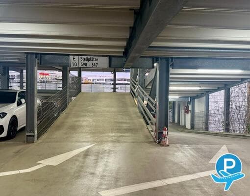Infiniti-Parking - Eschborn, Mergenthalerallee 2-4 9