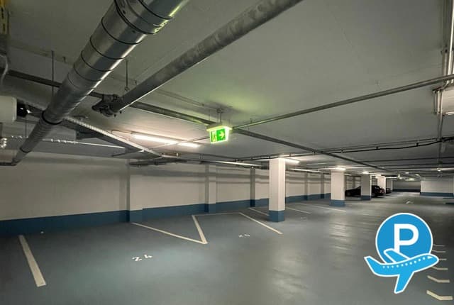 Infiniti-Parking - Eschborn, Mergenthalerallee 2-4 12