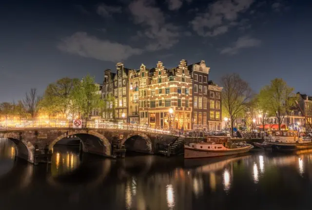 Wat te doen in Amsterdam wanneer je vlucht wordt gecanceld?